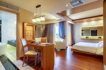 Oasis Hotel Apartments