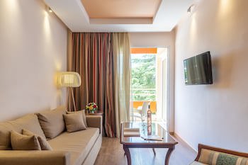 Oasis Hotel Apartments