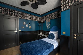 Craves Hotel