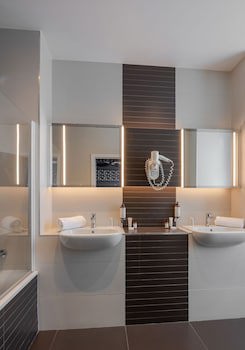 Craves Hotel