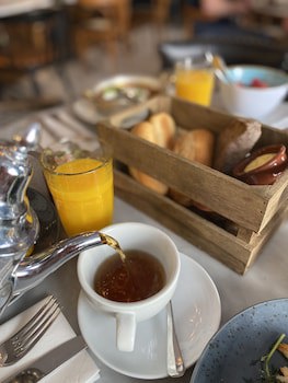 Craves Hotel