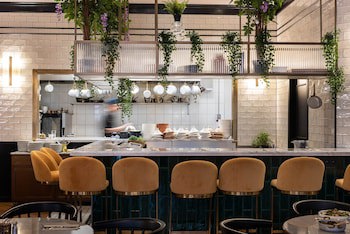 Craves Hotel