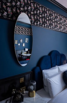 Craves Hotel