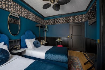 Craves Hotel