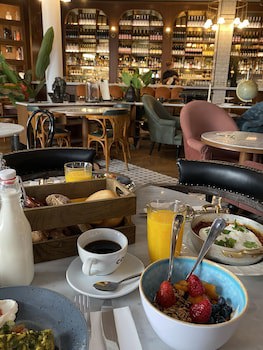 Craves Hotel
