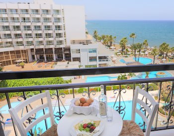 Sandy Beach Hotel & Spa fotoğrafı