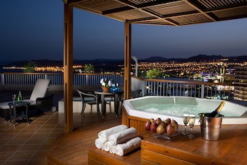 Dan Eilat