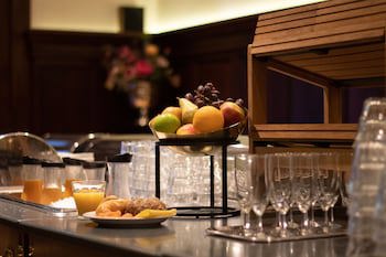 Grand Hotel De Draak And Residence Dagmara