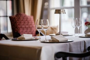 Grand Hotel De Draak And Residence Dagmara