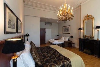 Grand Hotel De Draak And Residence Dagmara
