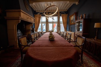 Grand Hotel De Draak And Residence Dagmara