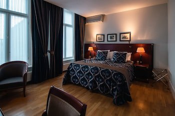 Grand Hotel De Draak And Residence Dagmara