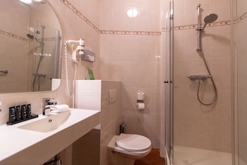 Grand Hotel De Draak And Residence Dagmara