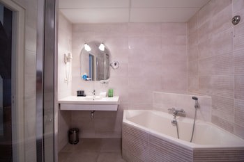Grand Hotel De Draak And Residence Dagmara