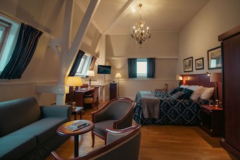 Grand Hotel De Draak And Residence Dagmara