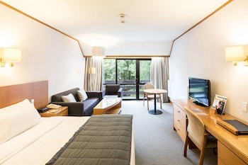 Commodore Airport Hotel