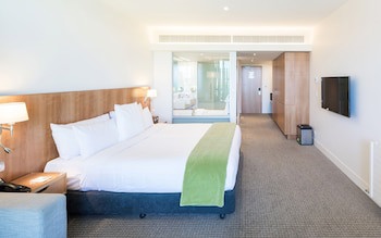 Commodore Airport Hotel
