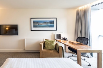 Commodore Airport Hotel