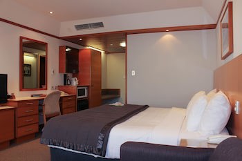 Commodore Airport Hotel