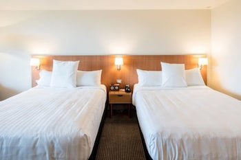 Commodore Airport Hotel