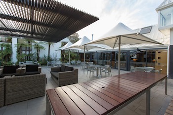 Commodore Airport Hotel
