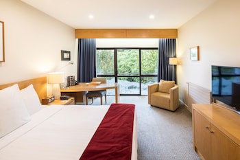 Commodore Airport Hotel
