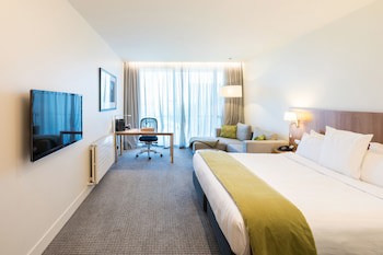 Commodore Airport Hotel