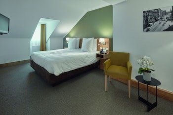 City Hotel