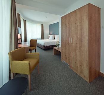 City Hotel