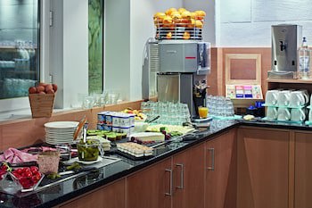 City Hotel