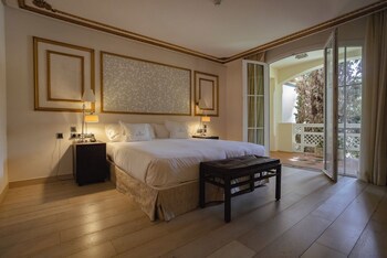 Las Dunas Grand Luxury Hotel