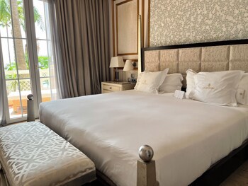 Las Dunas Grand Luxury Hotel