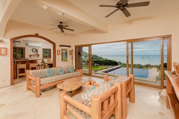 Punta Islita, Autograph Collection