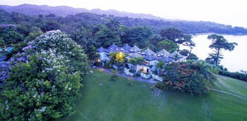 Goblin Hill Villas At San San