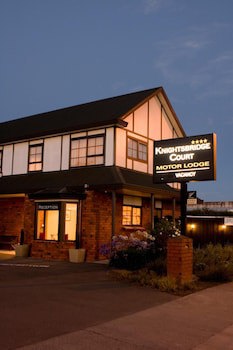 Knightsbridge Court Motor Lodge