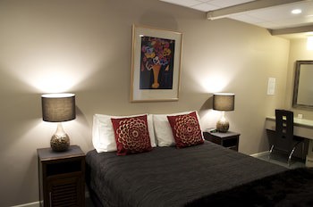 Diplomat Motel