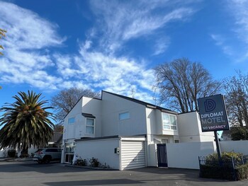 Diplomat Motel