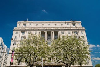Britannia Adelphi Hotel