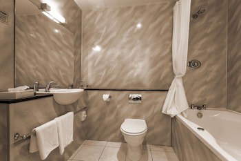 Britannia Adelphi Hotel