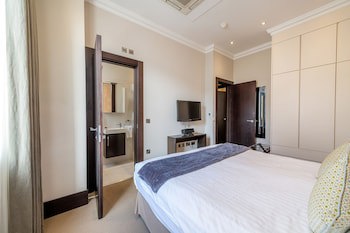 130 Queen's Gate Apartments