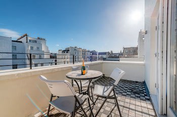 130 Queen's Gate Apartments
