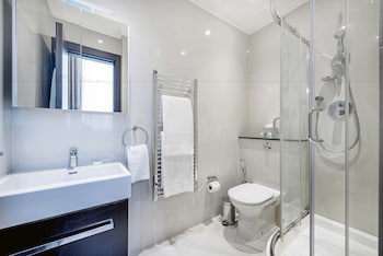 130 Queen's Gate Apartments