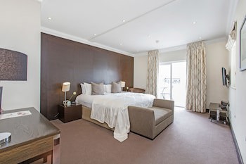 130 Queen's Gate Apartments