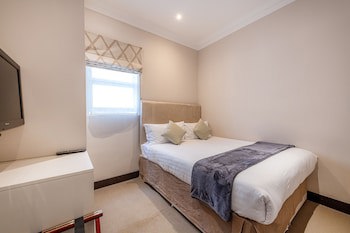 130 Queen's Gate Apartments