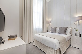 130 Queen's Gate Apartments