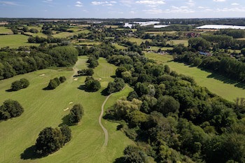 Delta Hotels By Marriott Tudor Park Country Club