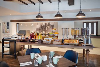 Delta Hotels By Marriott Tudor Park Country Club