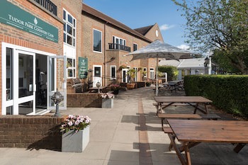Delta Hotels By Marriott Tudor Park Country Club
