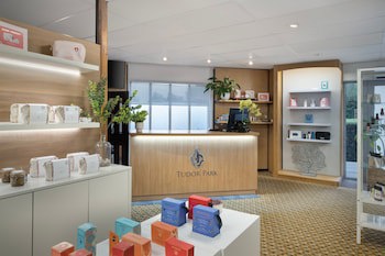 Delta Hotels By Marriott Tudor Park Country Club