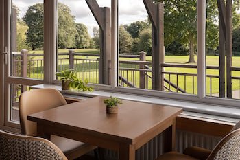 Delta Hotels By Marriott Tudor Park Country Club